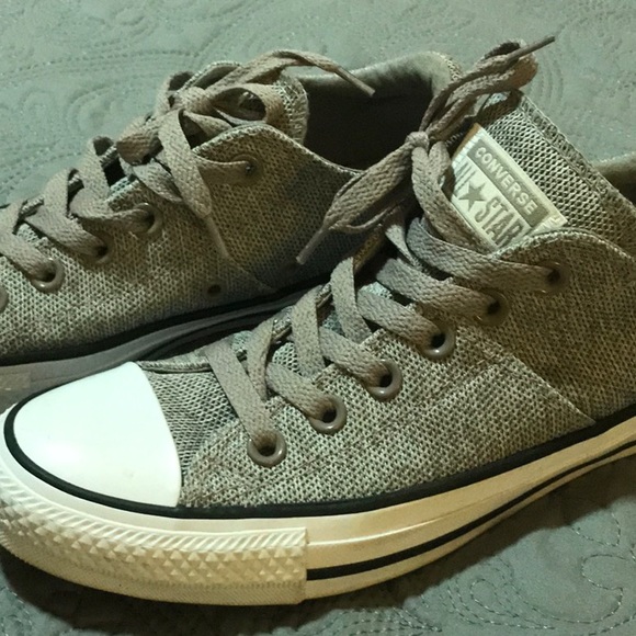 Converse Women Size 8 - Picture 3 of 6